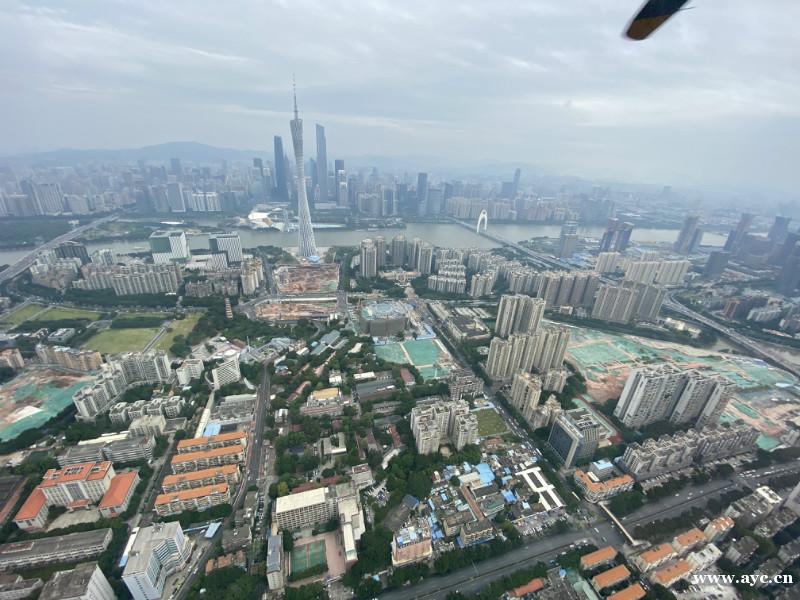 300米高空上俯瞰大美广州 感受羊城71年沧桑巨变