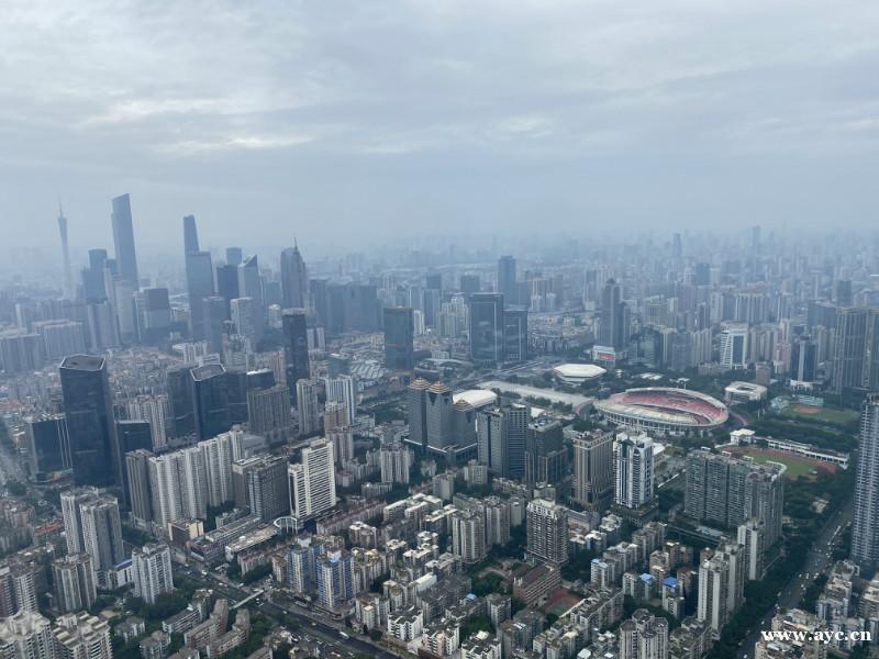 300米高空上俯瞰大美广州 感受羊城71年沧桑巨变