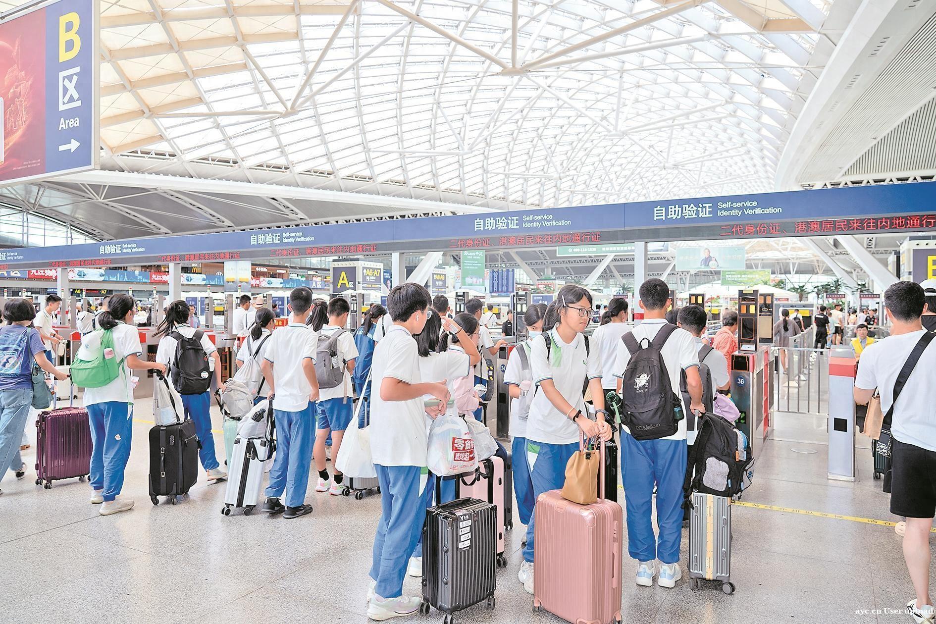 广铁暑运已发送旅客超3000万人次 本周末广州南站计划加开高